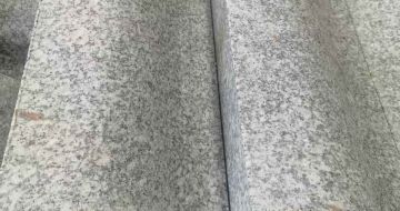 浙江芙蓉白S型拉丝面路沿石