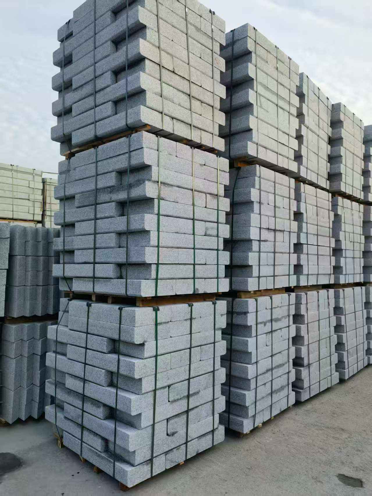 浙江 路沿石（路侧石），颜色一致，尺寸标准