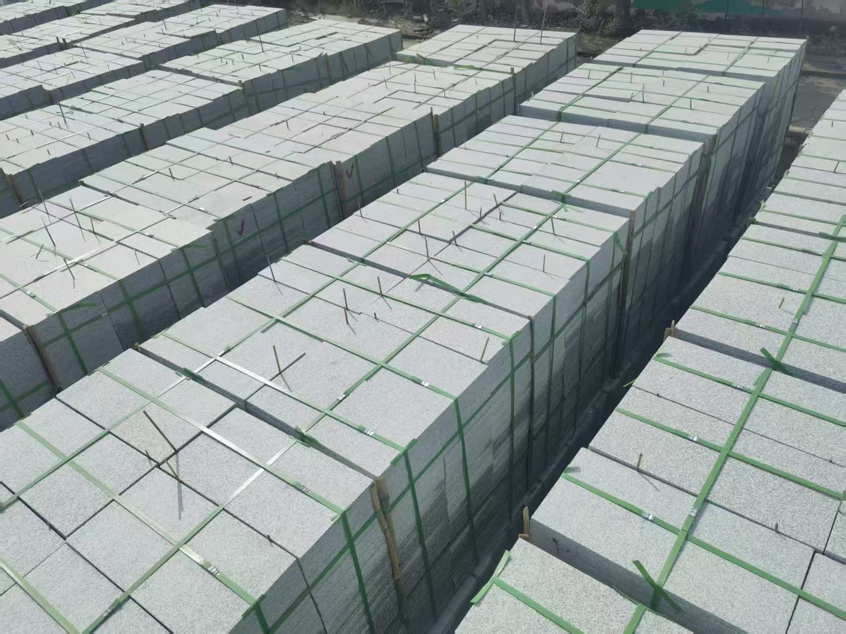 浙江 芝麻白1.8公分火烧300*600地铺，清仓大甩卖