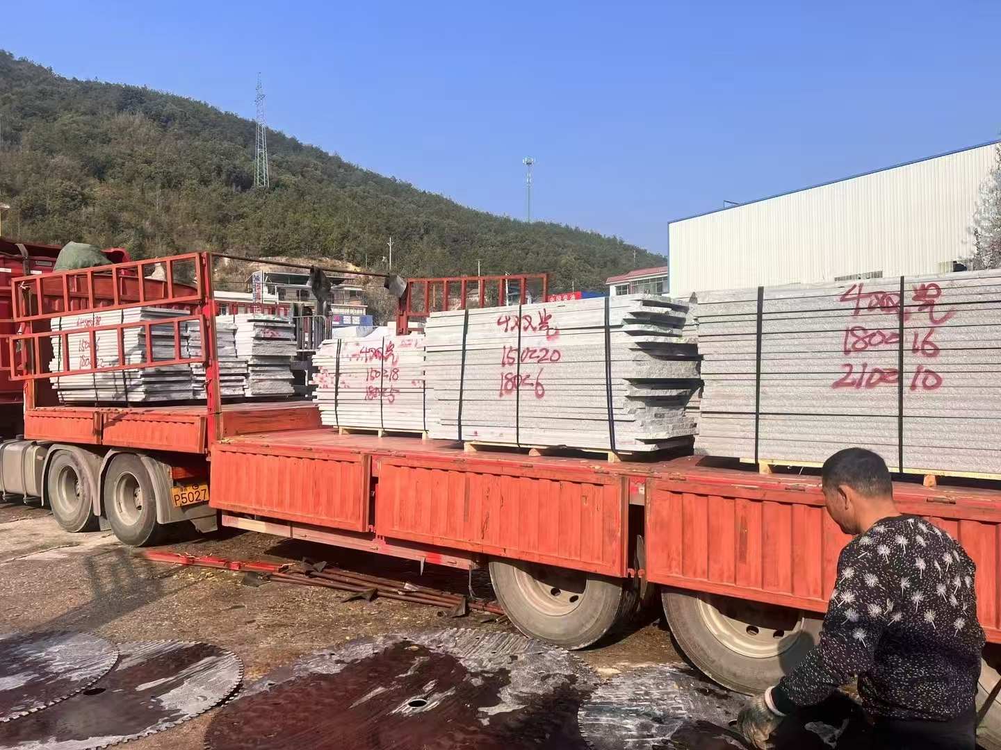 浙江 芝麻灰花岗岩光面毛板出货日常